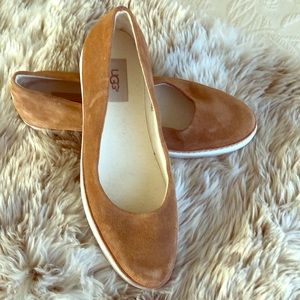 New! Ugg Tan Seude Flats, Sz 9